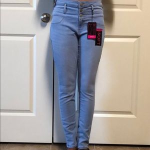 Skinny Fit, Mid Rise, Super Soft Pants